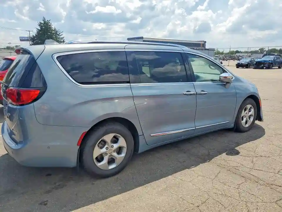 2C4RC1N77HR798122 2017 CHRYSLER PACIFICA-2
