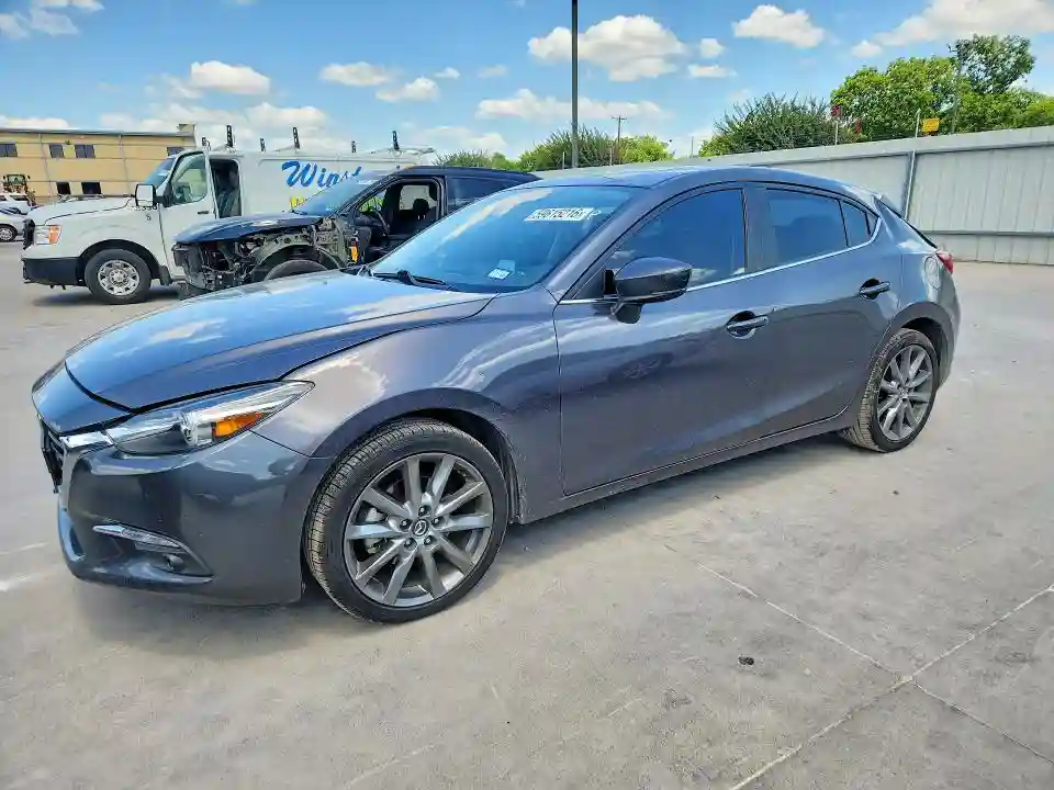 3MZBN1M37JM256362 2018 MAZDA 3-0
