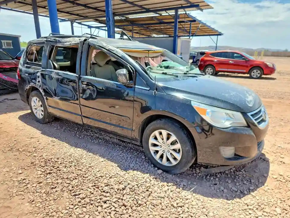 2C4RVABG8CR151946 2012 VOLKSWAGEN ROUTAN-3