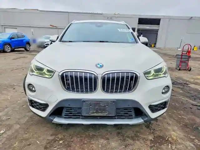 WBXHT3C54K5L97904 2019 BMW X1-4