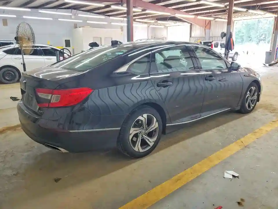 1HGCV2F61JA021071 2018 HONDA ACCORD-2
