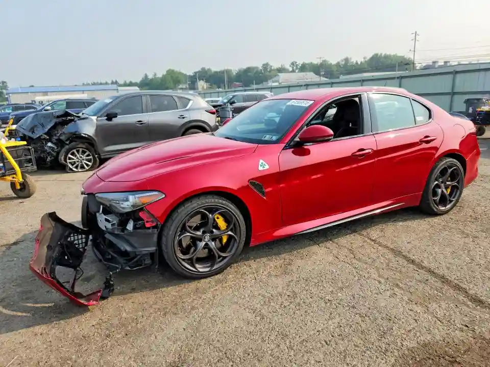 ZARFAEAV9J7592849 2018 ALFA ROMEO GIULIA-0