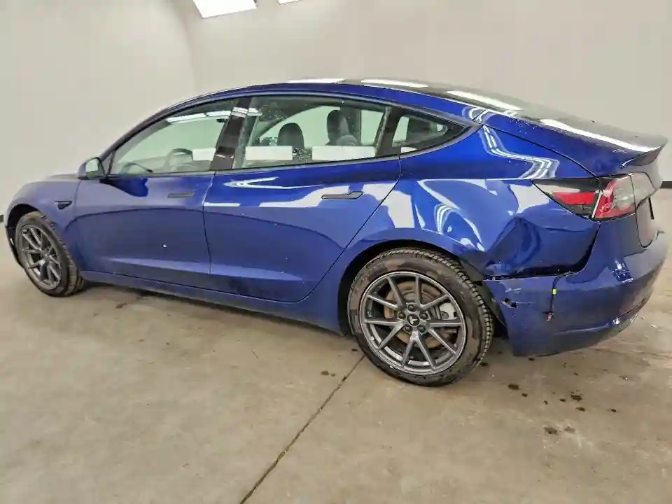 5YJ3E1EA5NF285728 2022 TESLA MODEL 3-1