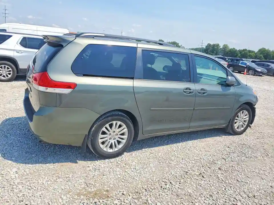 5TDYK3DC2DS377998 2013 TOYOTA SIENNA-2