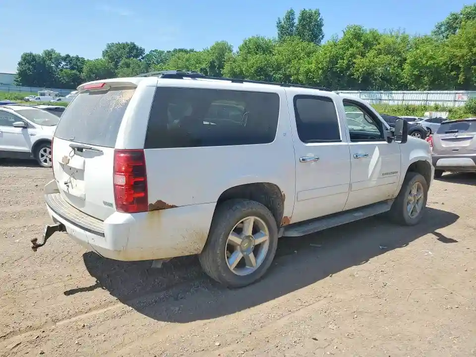 1GNSKJE39BR388816 2011 CHEVROLET SUBURBAN-2