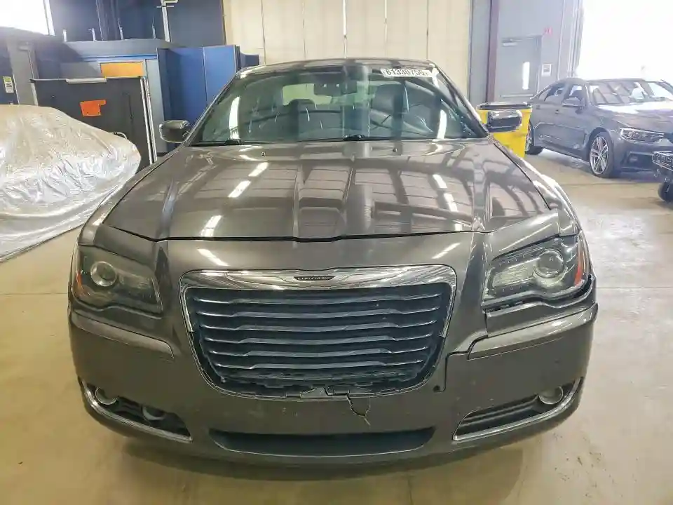 2C3CCAGT8DH591212 2013 CHRYSLER 300-4