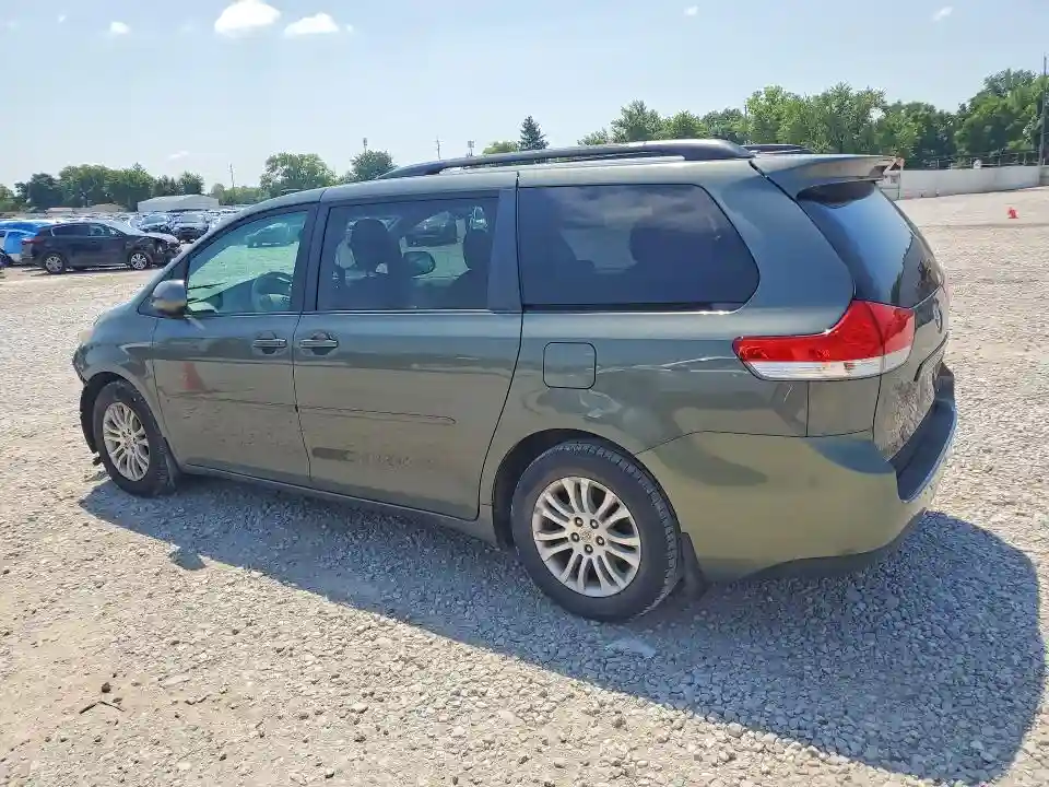 5TDYK3DC2DS377998 2013 TOYOTA SIENNA-1