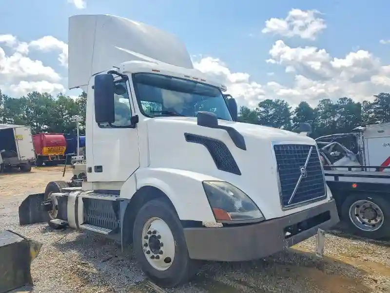 4V4N39TG9HN988022 2017 VOLVO VN-0