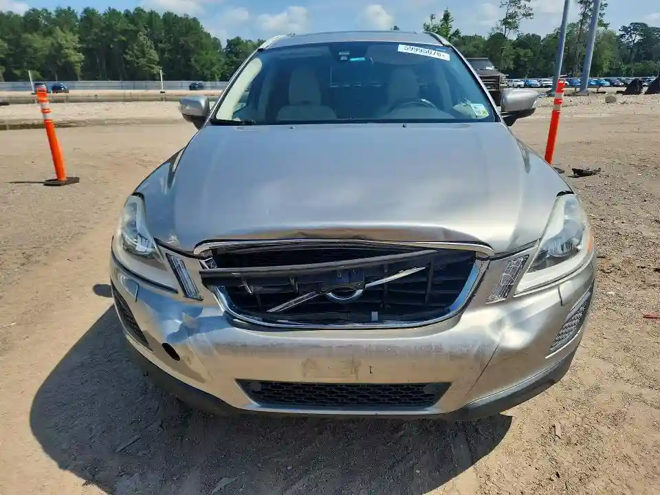 YV4952DL8D2409427 2013 VOLVO XC60-4