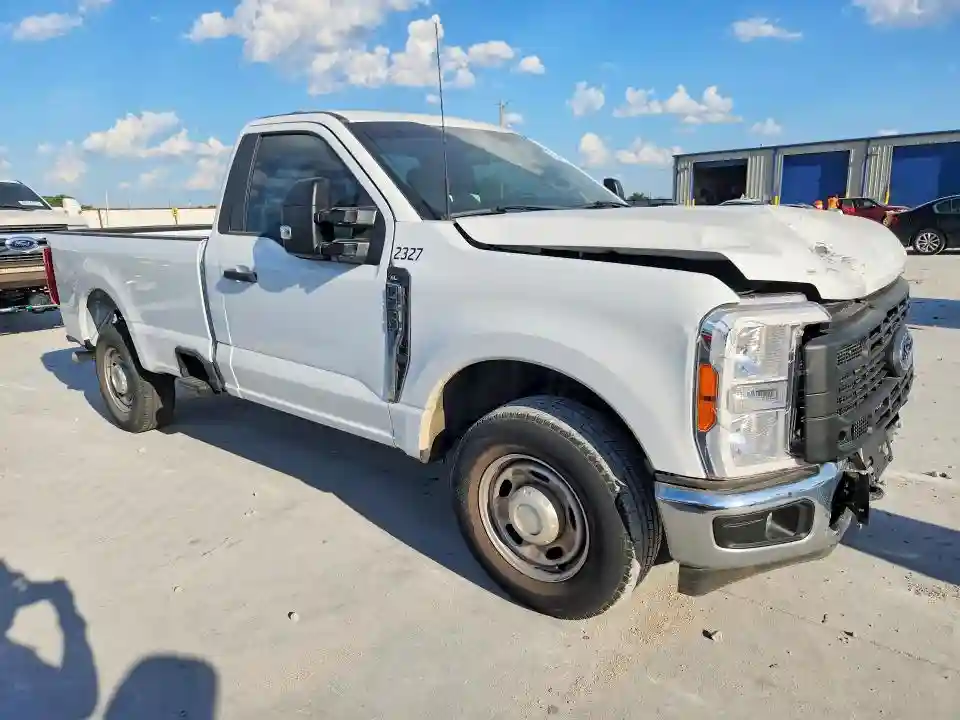 1FTBF2AA1PEE21944 2023 FORD F250-3