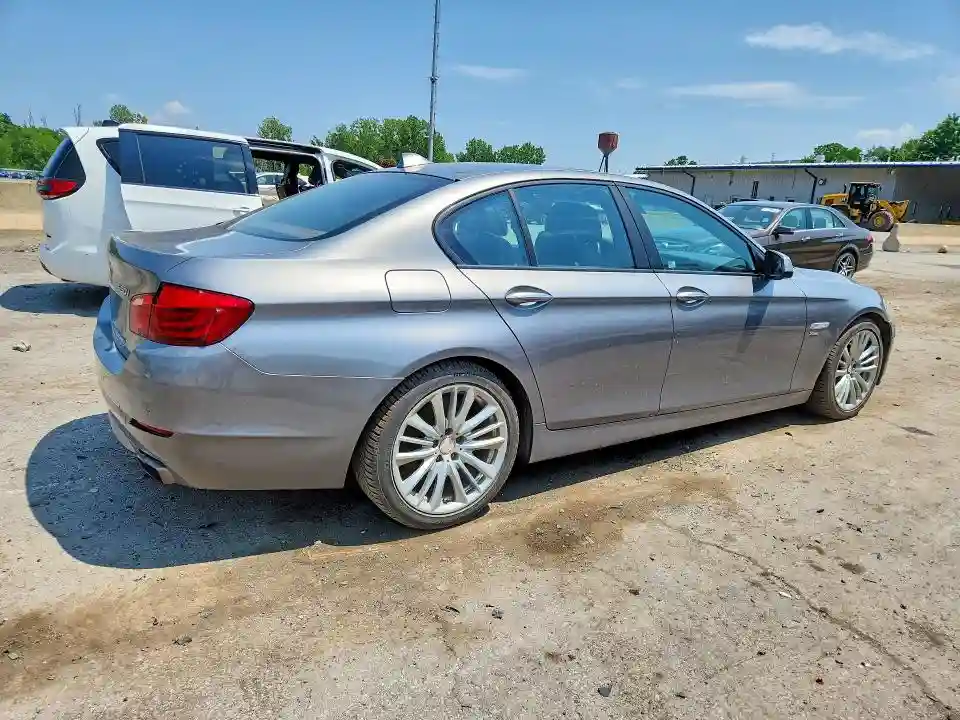 WBAFU9C51BC784231 2011 BMW 5 SERIES-2