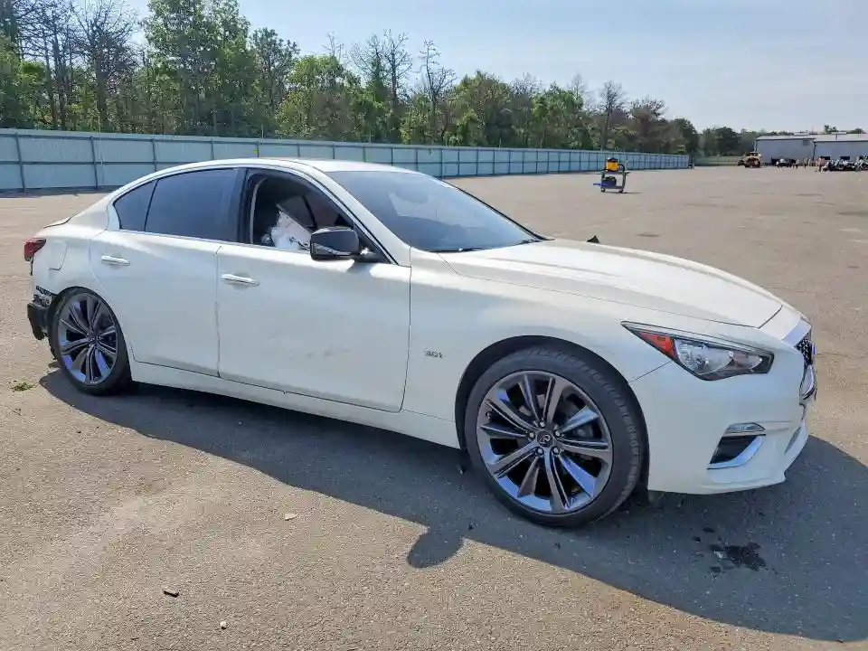 JN1EV7AR7JM441621 2018 INFINITI Q50-3