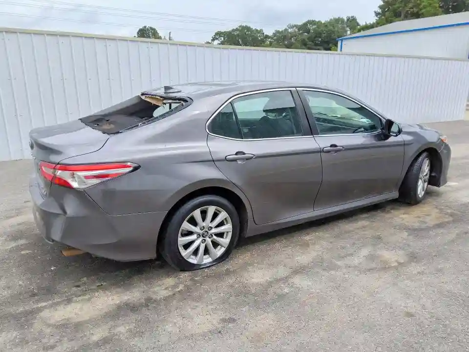 4T1C11AK6LU884647 2020 TOYOTA CAMRY-2