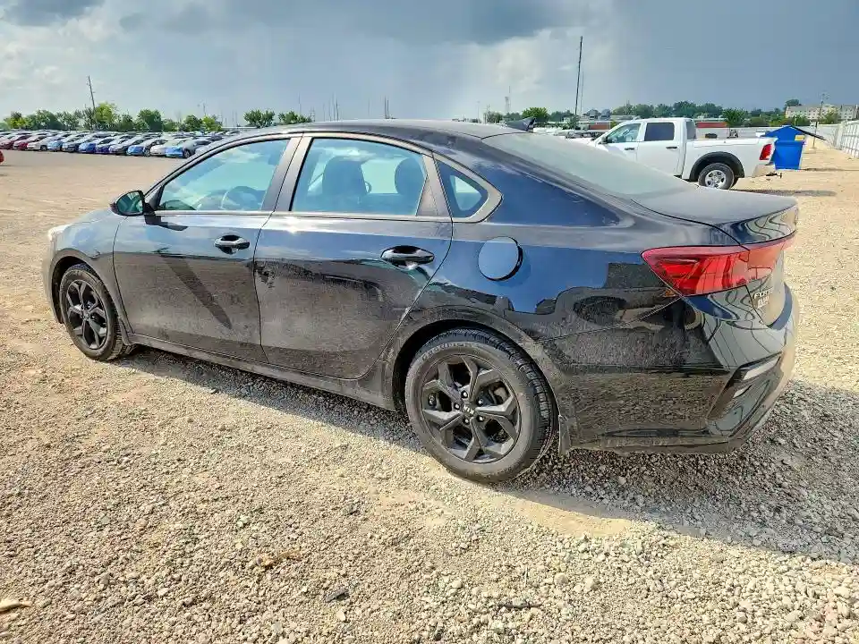 3KPF24AD4ME266406 2021 KIA FORTE LXS-1