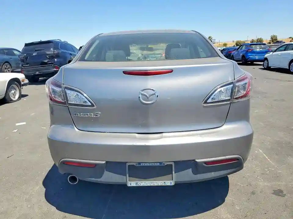 JM1BL1VG3B1416150 2011 MAZDA 3-5
