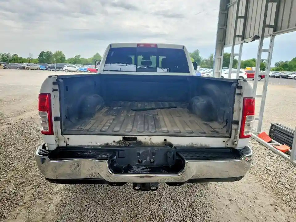 3C6UR5CJ2NG250522 2022 RAM 2500-5