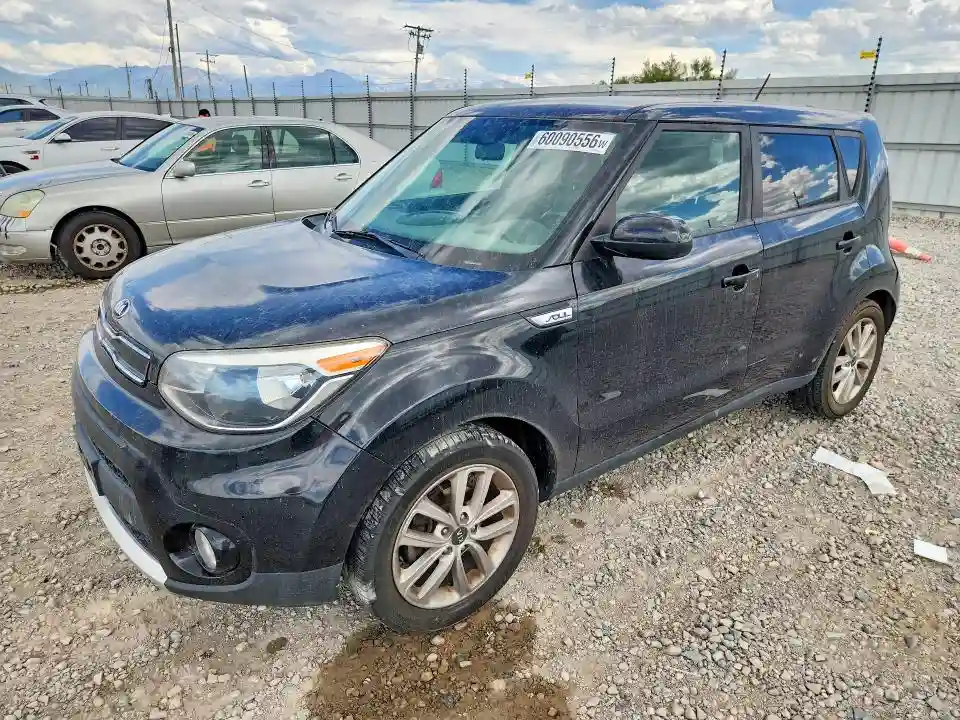 KNDJP3A58H7465348 2017 KIA SOUL-0