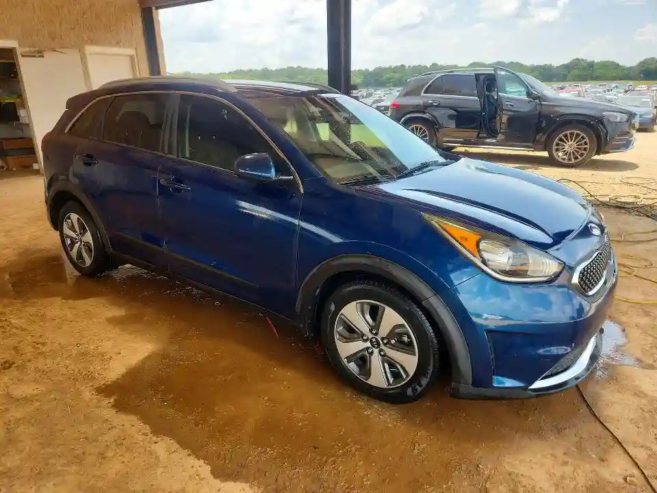 KNDCB3LC3K5260266 2019 KIA NIRO-3