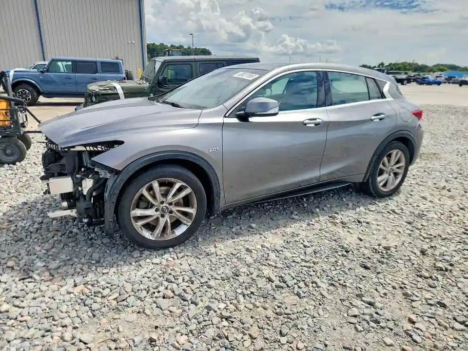 SJKCH5CP4JA056396 2018 INFINITI QX30-0