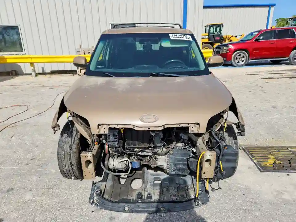 KNDJN2A21G7285570 2016 KIA SOUL BASE-4