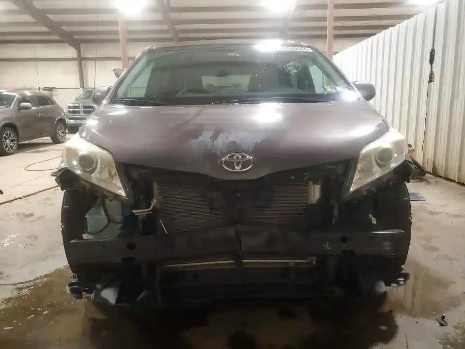 5TDJK3DC8DS069719 2013 TOYOTA SIENNA-4
