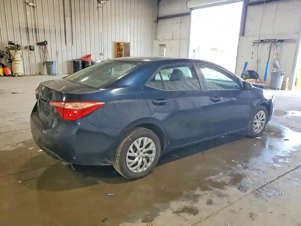 5YFBURHE5JP751944 2018 TOYOTA COROLLA-2