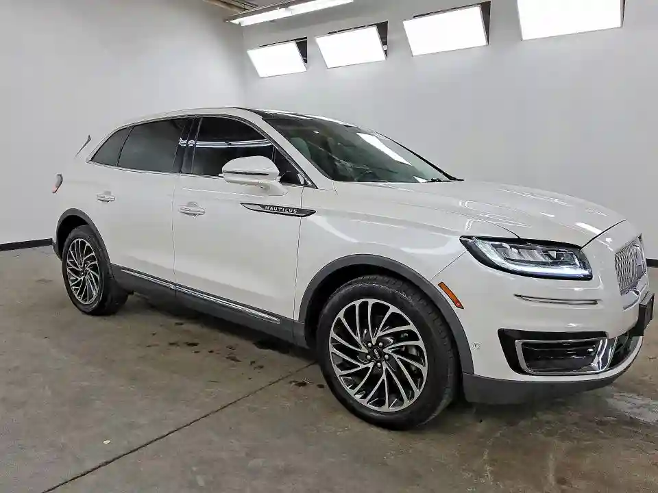 2LMPJ8L96KBL45796 2019 LINCOLN NAUTILUS-3