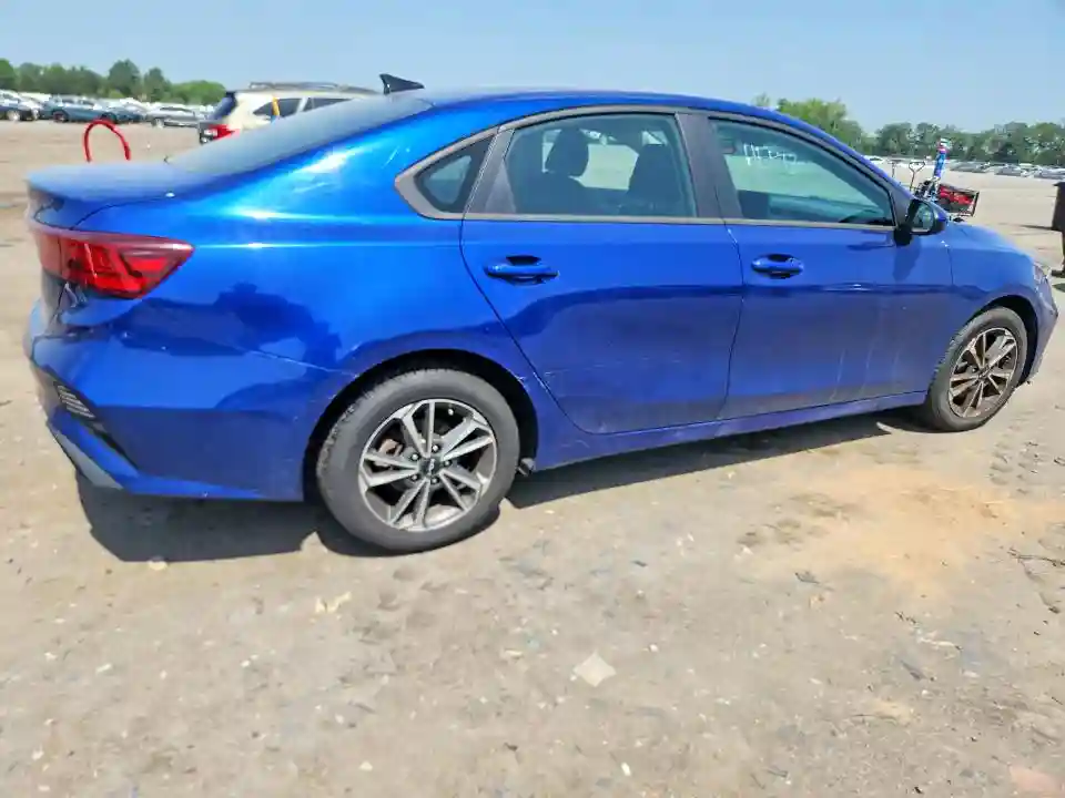 3KPF24AD8PE626703 2023 KIA FORTE LXS-2
