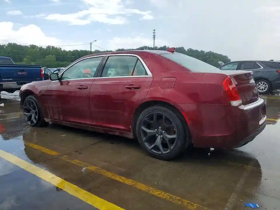 2C3CCAAG9JH117339 2018 CHRYSLER 300-1