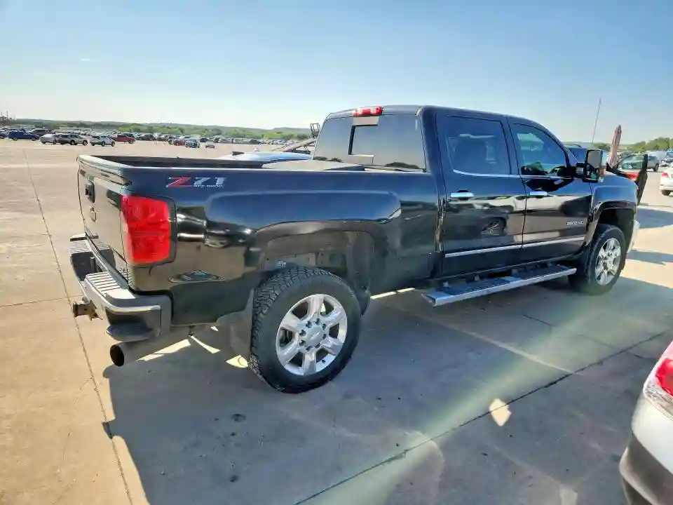 1GC1KWEY0JF171538 2018 CHEVROLET SILVERADO-2