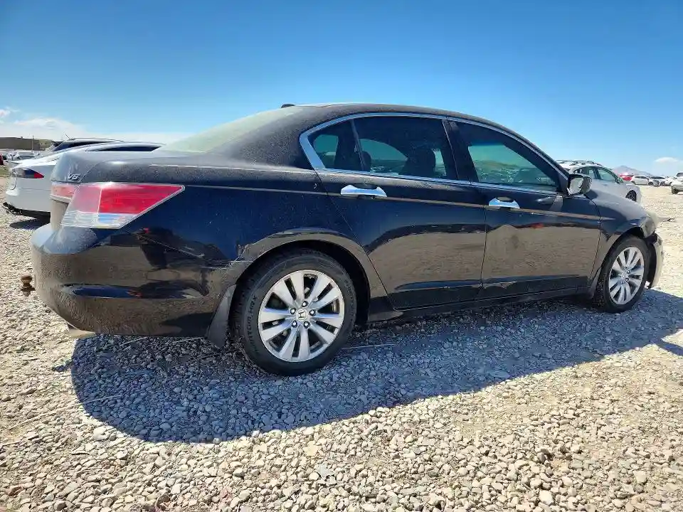 1HGCP3F84BA012755 2011 HONDA ACCORD-2