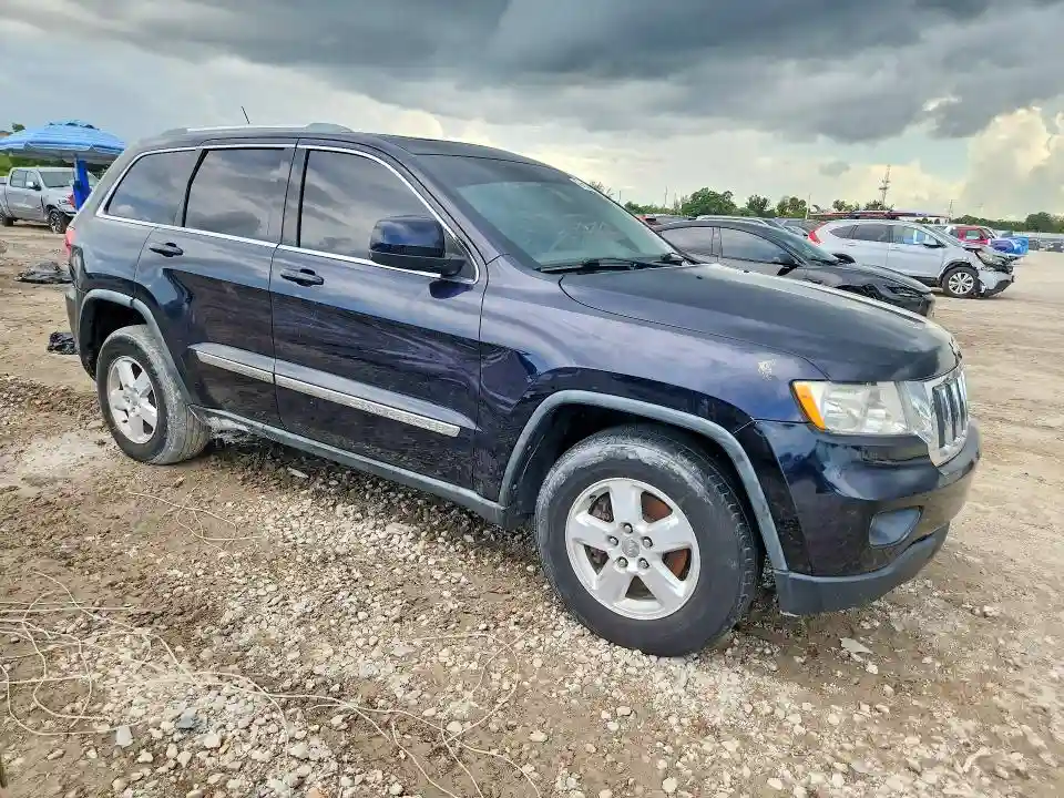 1J4RR4GG2BC540873 2011 JEEP CHEROKEE-3