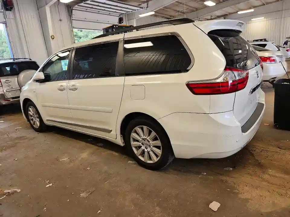 5TDDZ3DC5HS160929 2017 TOYOTA SIENNA-1