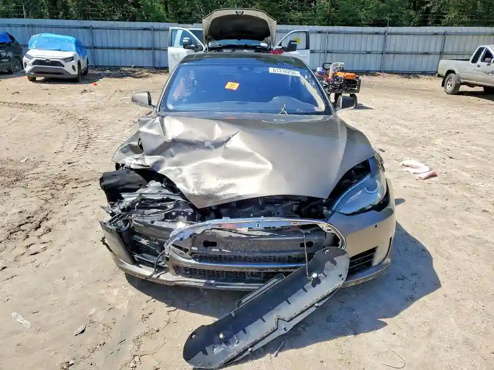 5YJSA1S23FF092306 2023 TESLA MODEL S-4