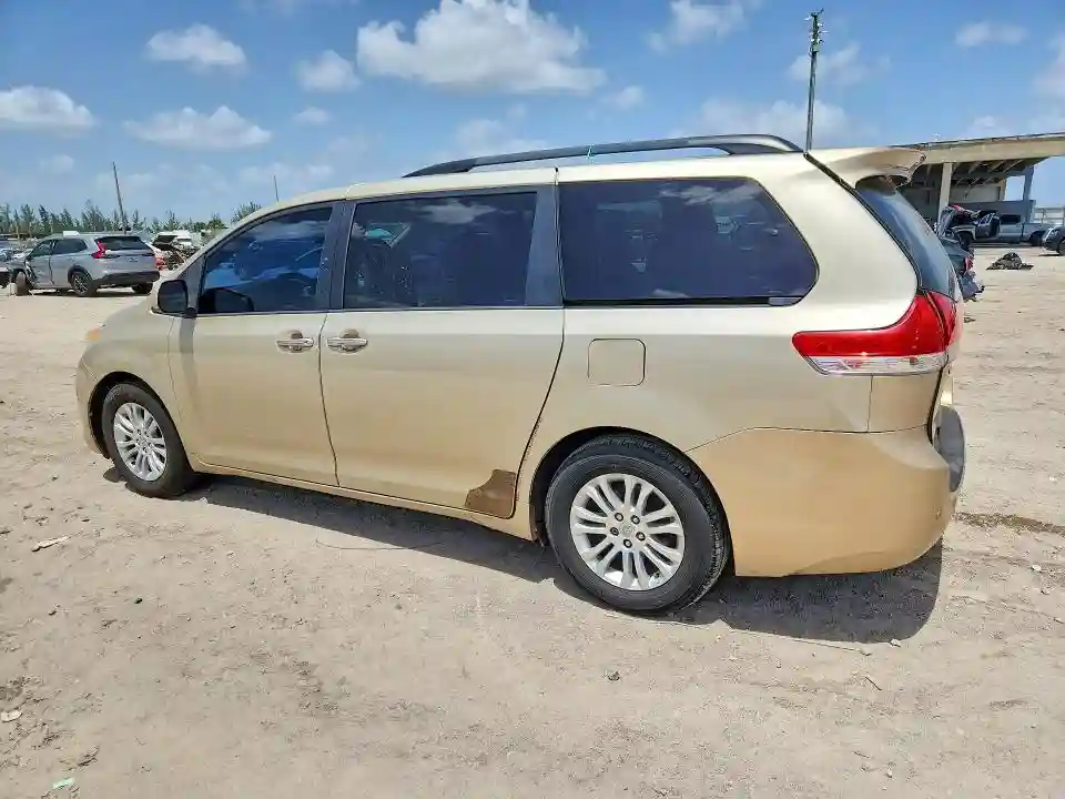 5TDYK3DC7ES456102 2014 TOYOTA SIENNA-1