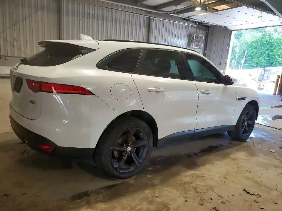 SADCJ2BV8HA884228 2017 JAGUAR F-PACE-2