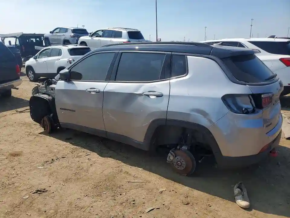 3C4NJDDB4HT624873 2017 JEEP COMPASS-1