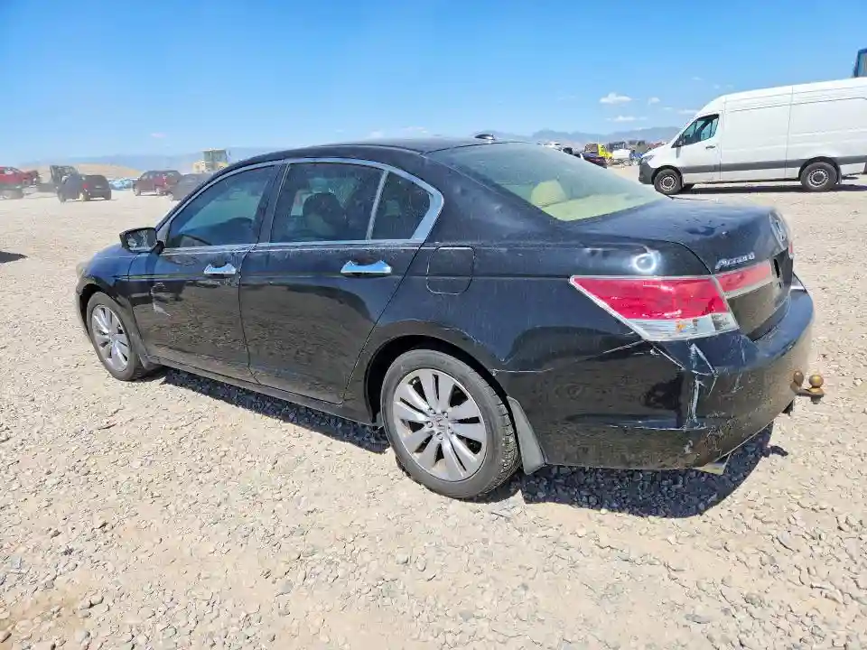 1HGCP3F84BA012755 2011 HONDA ACCORD-1