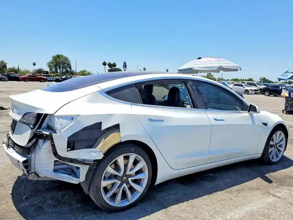 5YJ3E1EA3KF326952 2019 TESLA MODEL 3-2