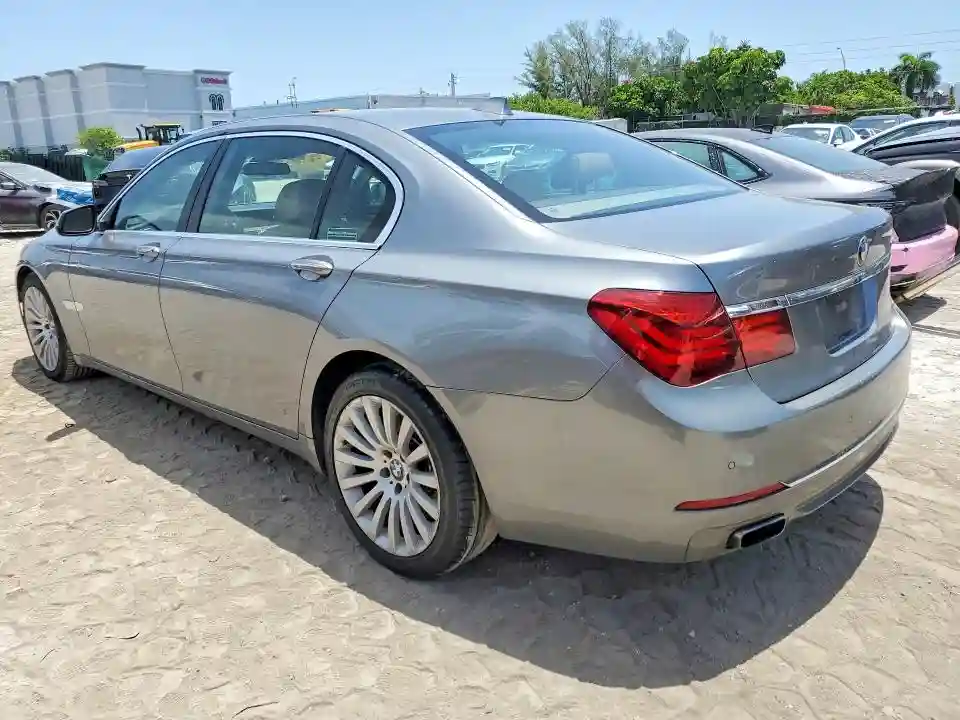 WBAYE8C51DDE22285 2013 BMW 7 SERIES-1