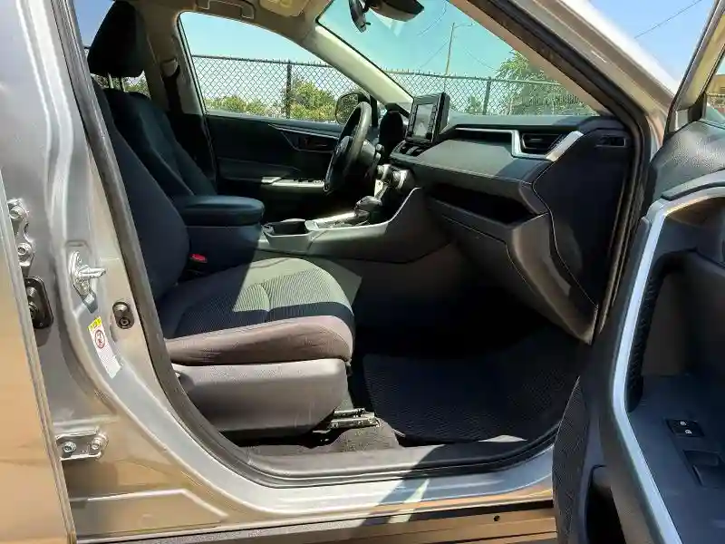 JTMF1RFV3KJ005186 2019 TOYOTA RAV4-4