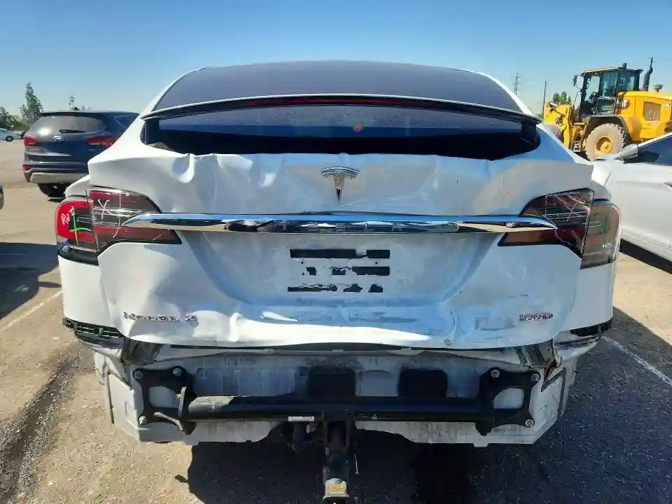 5YJXCAE20JF124276 2018 TESLA MODEL X-5
