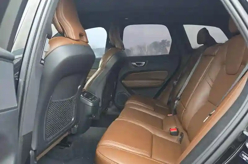 YV4L12RM5R1801281 2024 VOLVO XC60-5