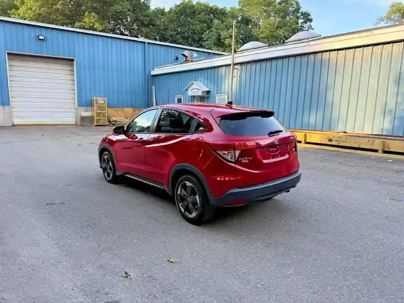 3CZRU6H59JM715446 2018 HONDA HR-V-3