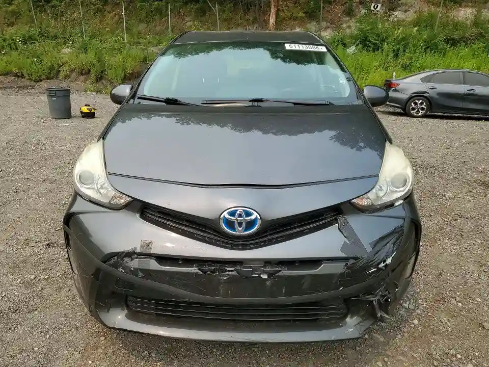 JTDZN3EU8FJ021946 2015 TOYOTA PRIUS V TH-4