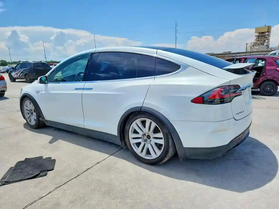 5YJXCBE24GF012790 2016 TESLA MODEL X-1