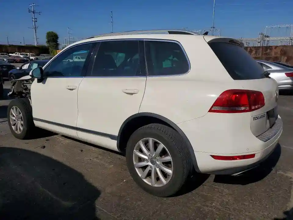 WVGFF9BP5CD001919 2012 VOLKSWAGEN TOUAREG-1