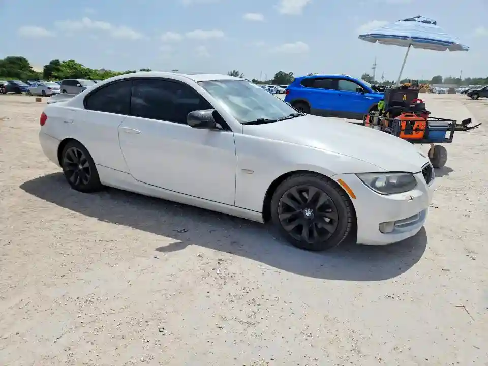 WBAKE5C59DJ107334 2013 BMW 3 SERIES-3
