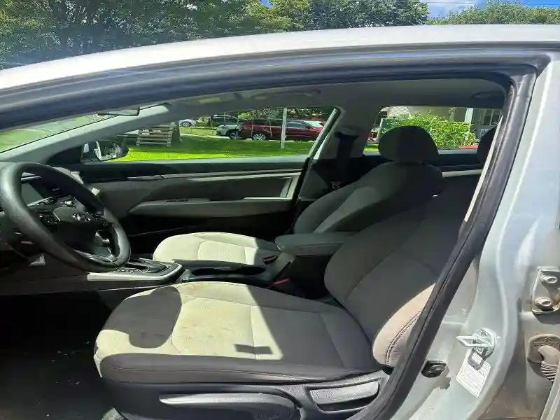 5NPD84LF4KH471351 2019 HYUNDAI ELANTRA-4
