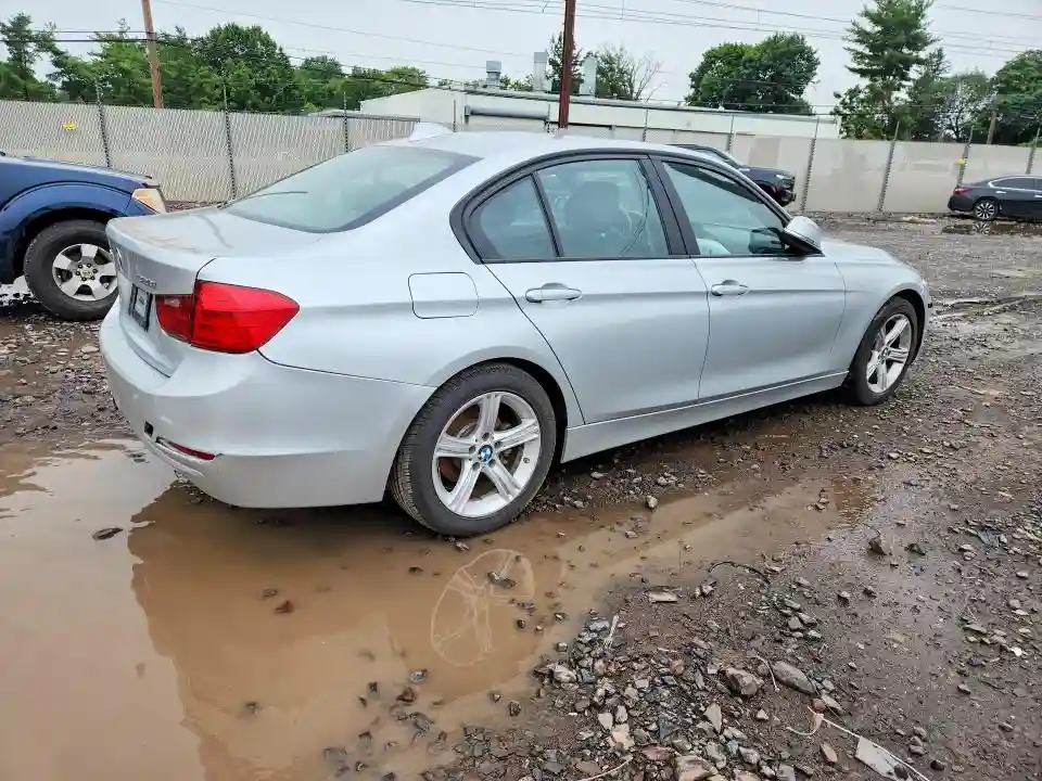 WBA3B5G58DNS03195 2013 BMW 3 SERIES-2